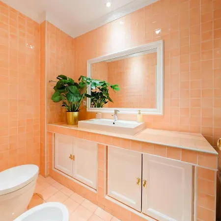 Elegant Vintage Charm-modern Comfort Lisboa