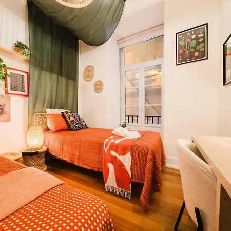 Apartman Elegant Vintage Charm-modern Comfort