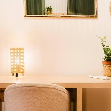 Apartman Elegant Vintage Charm-modern Comfort