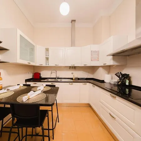 Elegant Vintage Charm-modern Comfort *