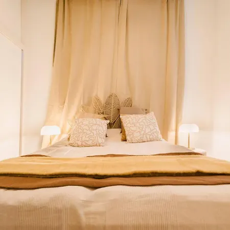 Elegant Vintage Charm-modern Comfort Апартаменти Лісабон