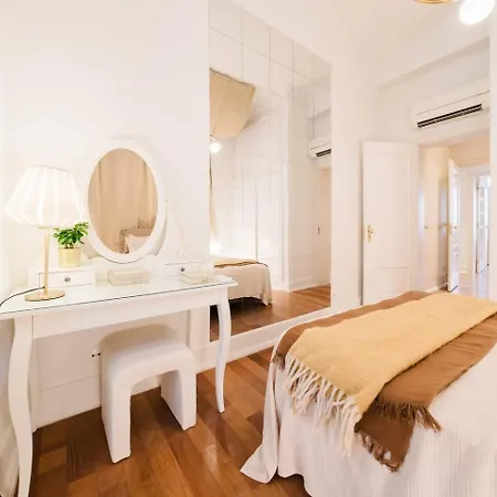 Elegant Modern Comfort-vintage Charm *