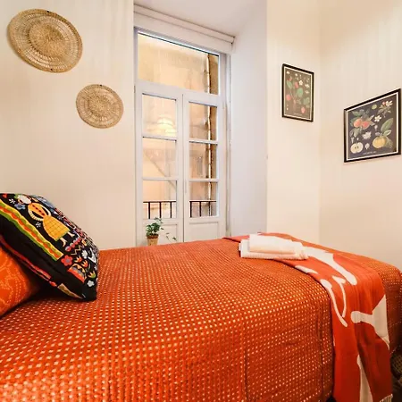 Elegant Vintage Charm-modern Comfort *