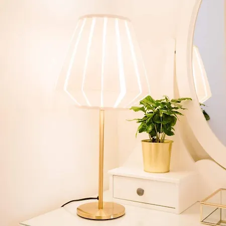 Апартаменты Elegant Vintage Charm-modern Comfort *