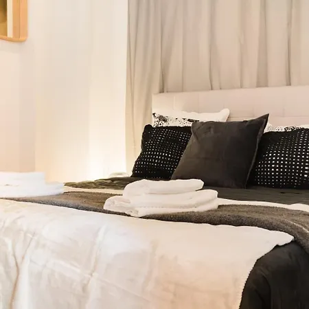 Apartment Elegant Modern Vintage Charm Wac Lissabon