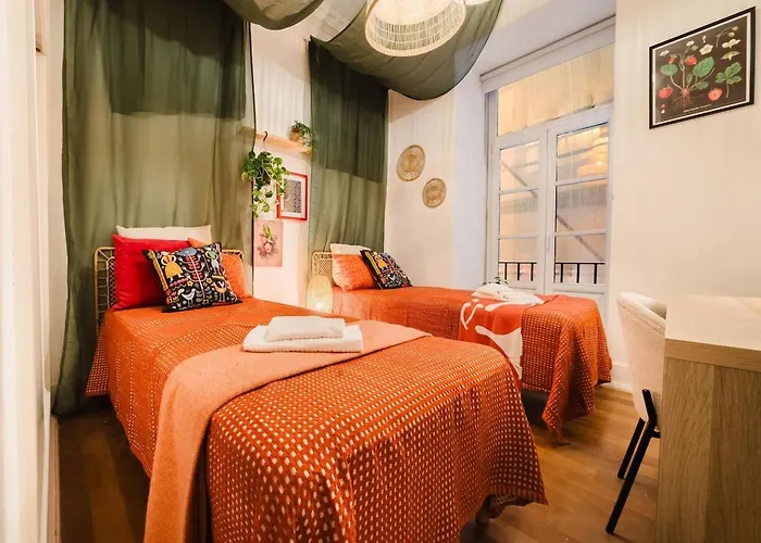 Elegant Vintage Charm-modern Comfort