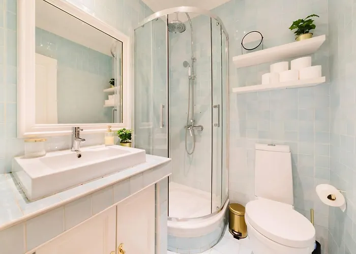 Elegant Vintage Charm-modern Comfort