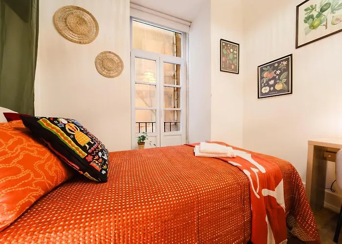 Elegant Vintage Charm-modern Comfort *