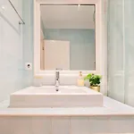 Elegant Vintage Charm-modern Comfort Lisboa