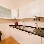 Elegant Vintage Charm-modern Comfort Appartement *