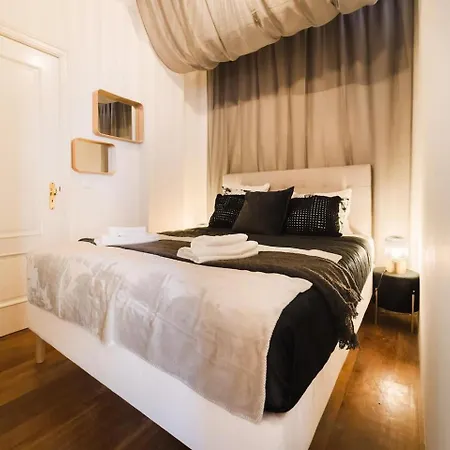 Elegant Vintage Charm-modern Comfort