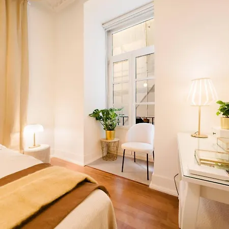 Elegant Vintage Charm-modern Comfort Lisbon