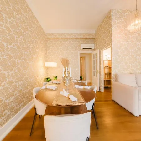 Apartment Elegant Vintage Charm-modern Comfort *